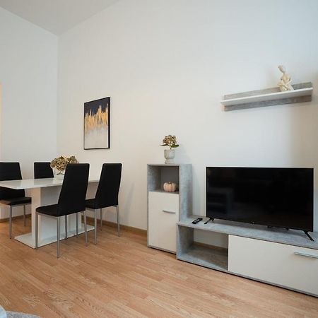 Apartment In The Central Area. 5 Minute'S Walk To The Danube. Відень Екстер'єр фото