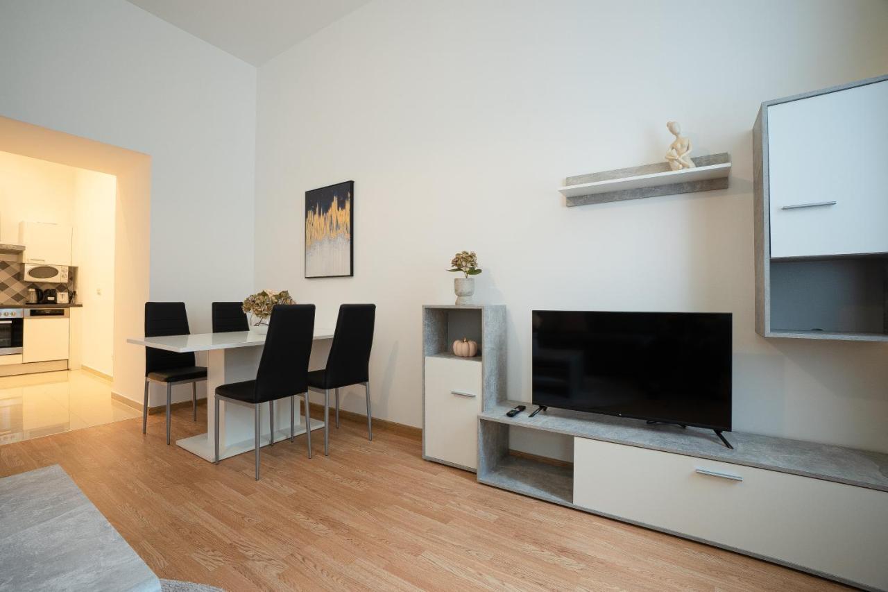 Apartment In The Central Area. 5 Minute'S Walk To The Danube. Відень Екстер'єр фото