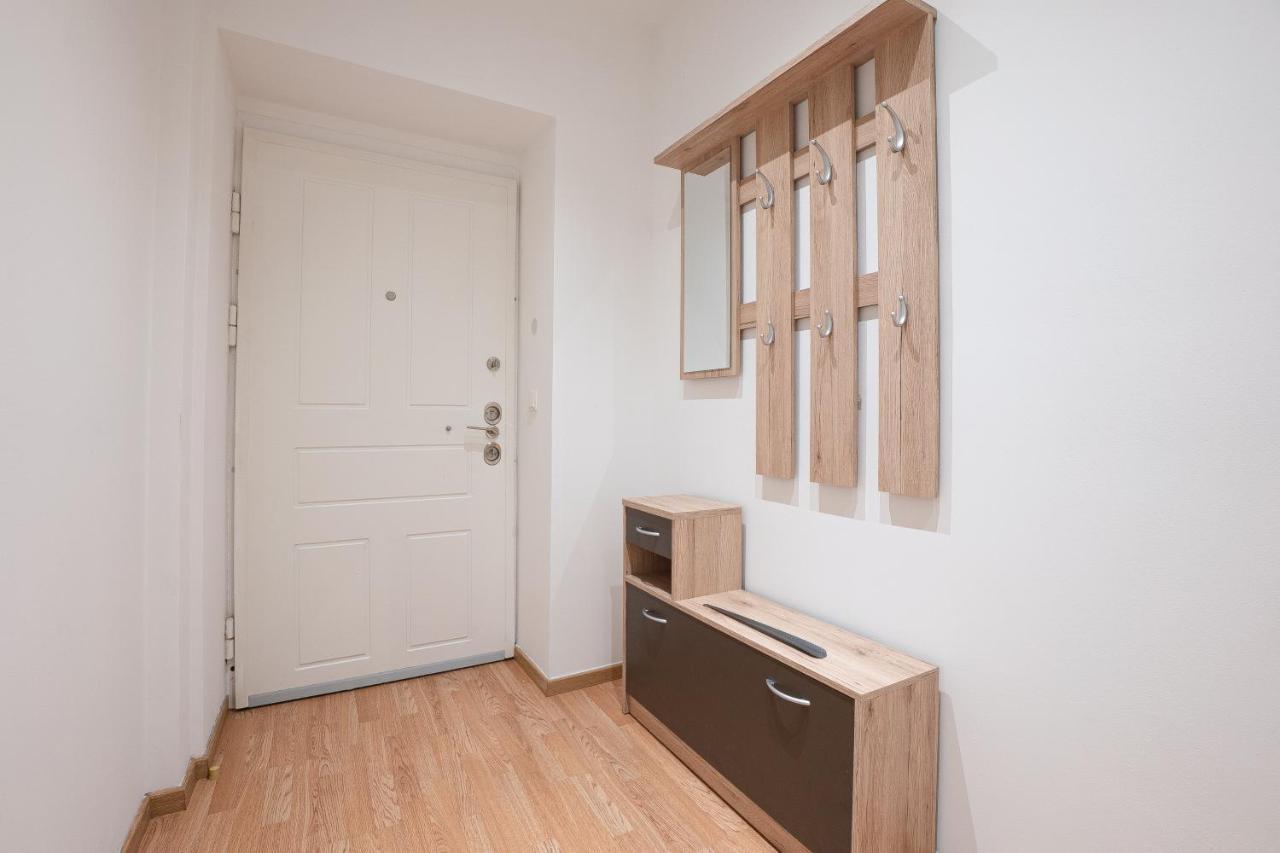 Apartment In The Central Area. 5 Minute'S Walk To The Danube. Відень Екстер'єр фото