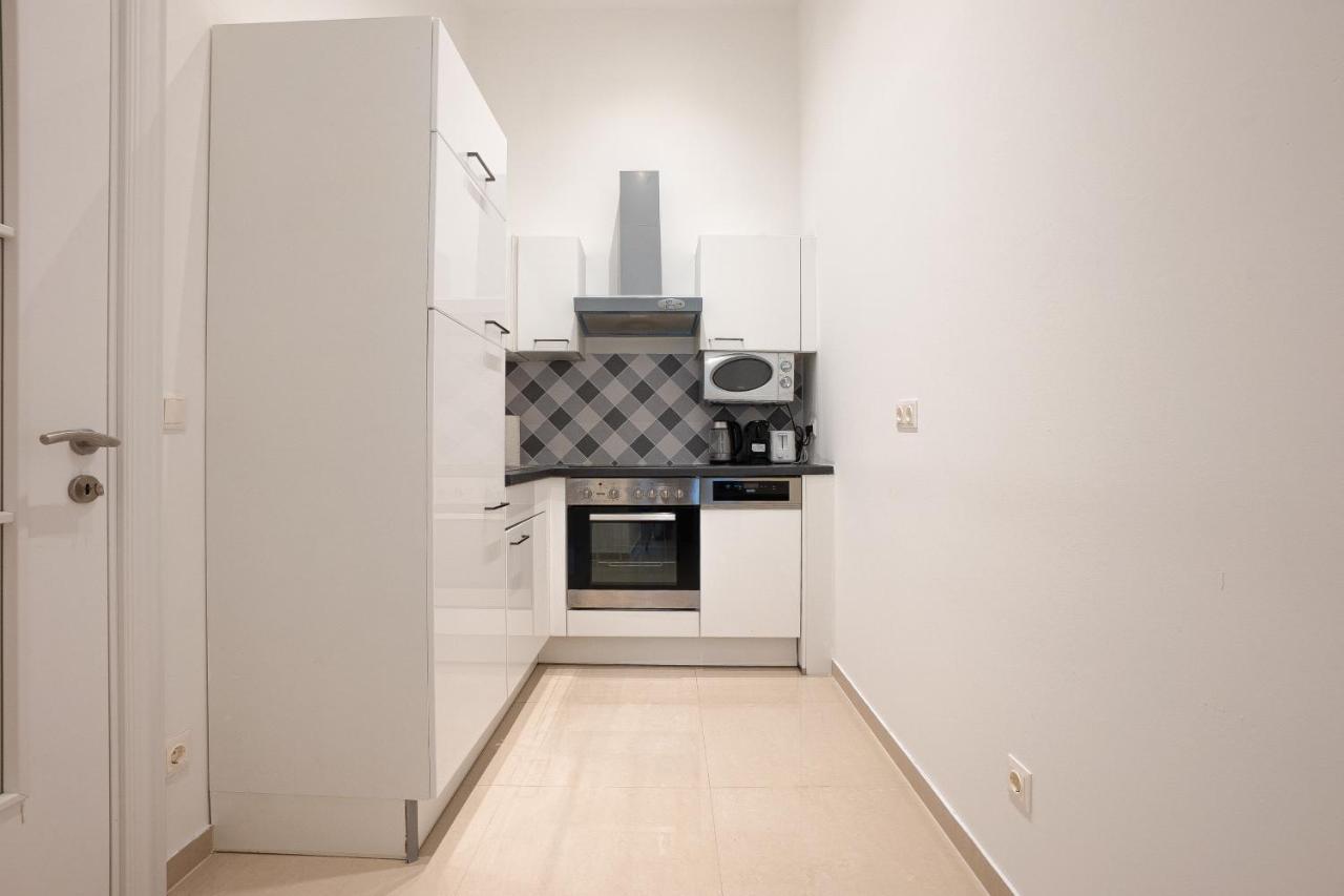 Apartment In The Central Area. 5 Minute'S Walk To The Danube. Відень Екстер'єр фото